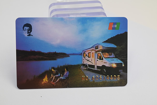 復(fù)合卡?? 功能最齊全的智能感應(yīng)卡