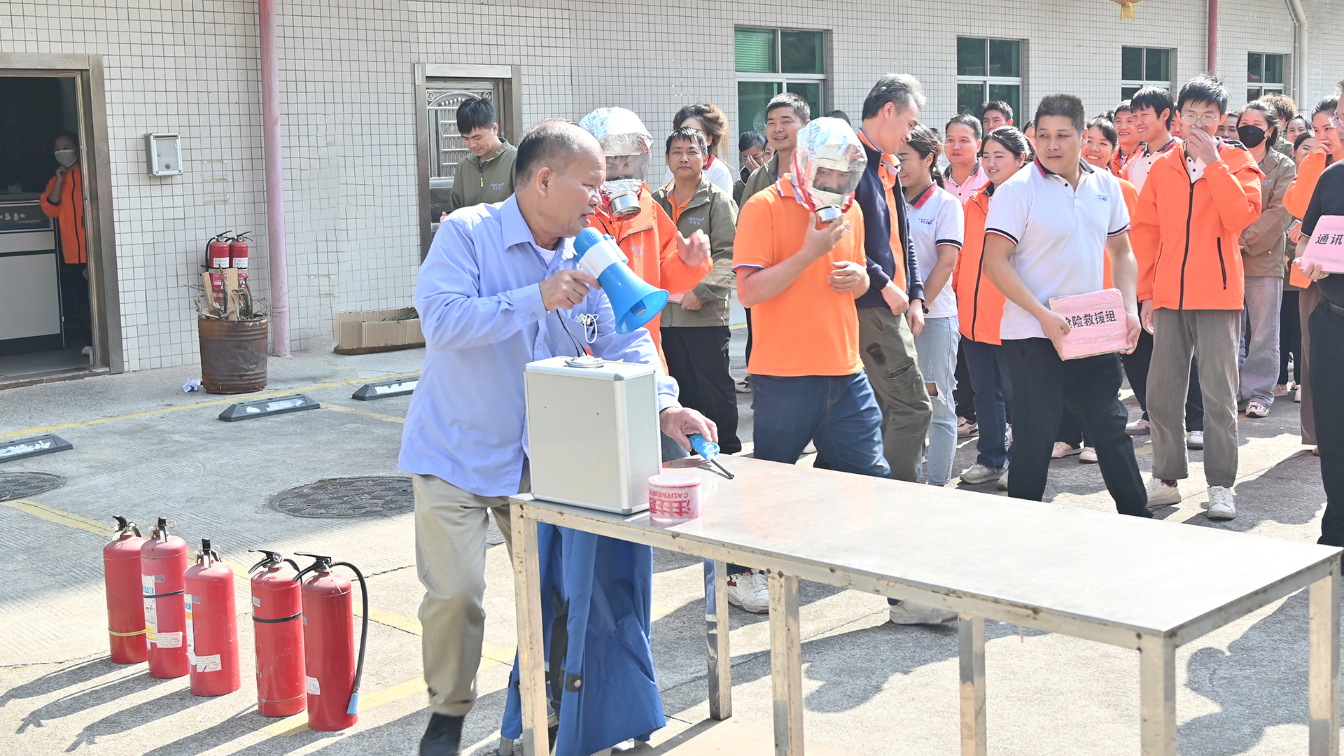 以練筑防，安全同行！卡立方集團(tuán)RFID智能卡定制工廠開(kāi)展消防演練