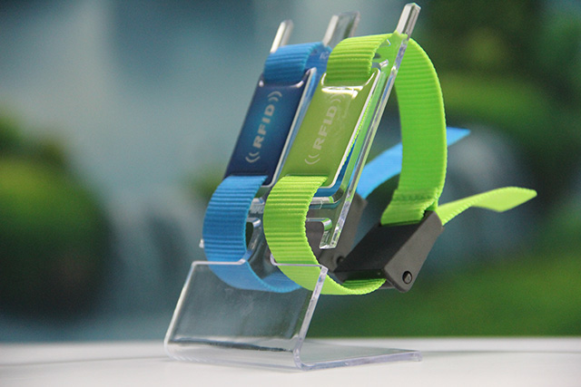 硅膠腕帶漏勺撈面勺有什么特點