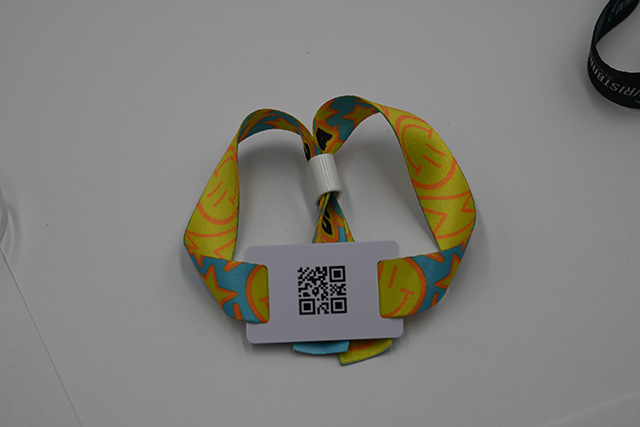 RFID鑰匙扣卡硅膠腕帶卡！