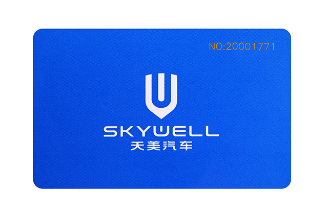 這樣的就是拉絲金卡！